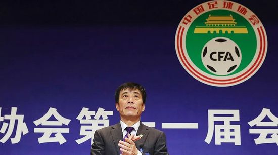 战报王哲林25+6 胡明轩21分 徐杰22分 周琦伤退 上海力克广东CBA常规赛，上海主场迎战广东。